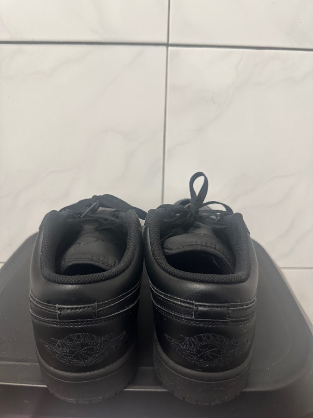 Nike Air Jordan 1 Low - Picture 4 of 14